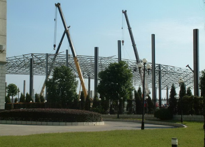 拉萨加油站罩棚网架